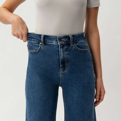 Relaxed_ComfortDenim-_Jeans_3_www.daltik.com