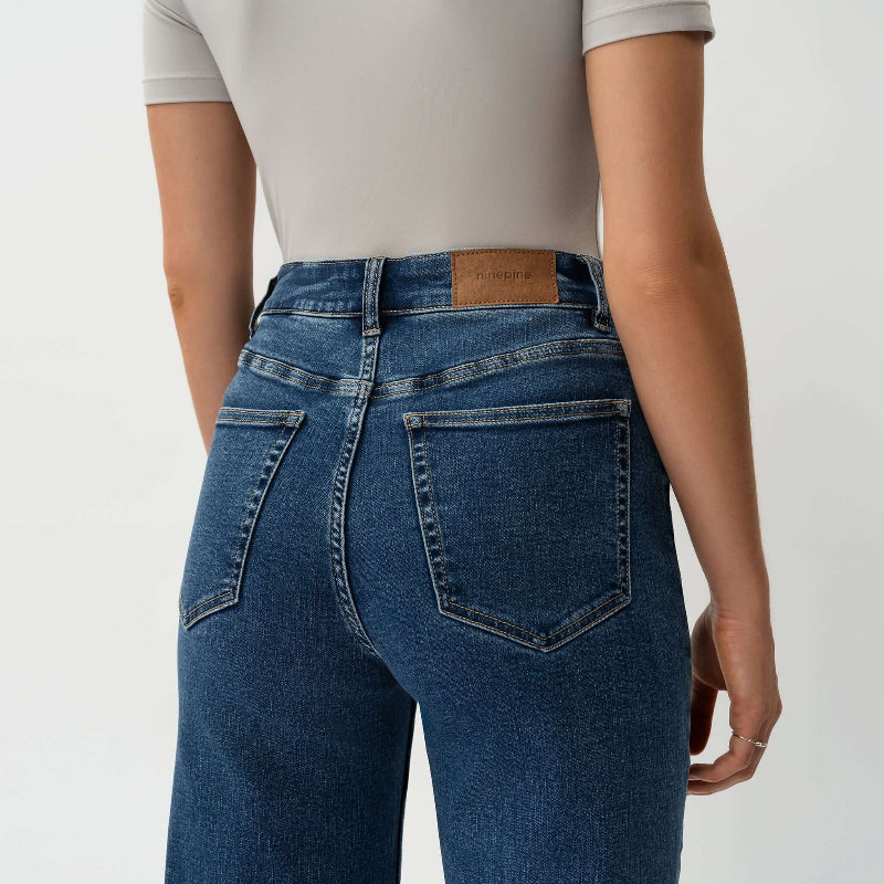 Relaxed_ComfortDenim-_Jeans_6_www.daltik.com